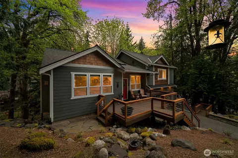 4 Indian Ridge Ct, Bellingham, WA 98229