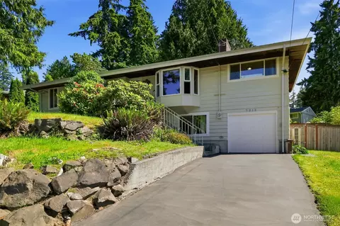 7212 197th St SW, Lynnwood, WA 98036