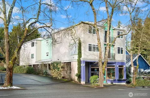 9517 35th Ave NE #2A, Seattle, WA 98115