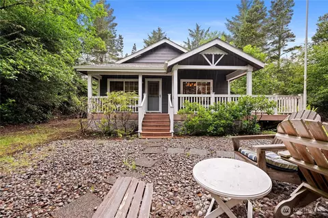 27807 O St, Ocean Park, WA 98640