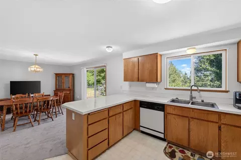 Kitchen - 21619 185th St E, Orting, WA 98360 photo 3 of 4
