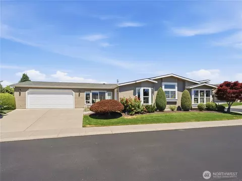 561 Sunday Dr, East Wenatchee, WA 98802
