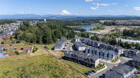 17527 110th Ave E #D, Puyallup, WA 98374