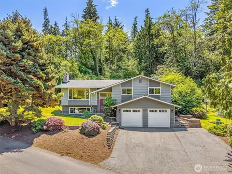 8830 Shell Pl, Edmonds, WA 98026