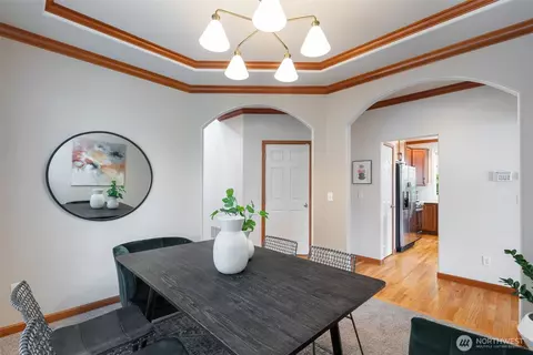 Dining - 18208 2nd Pl W #B, Bothell, WA 98012 photo 3 of 4