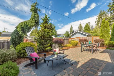 Exterior - 18208 2nd Pl W #B, Bothell, WA 98012 photo 3 of 7
