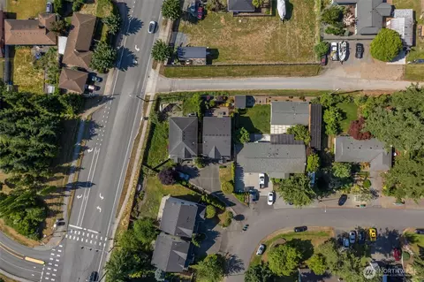 View/Area - 18208 2nd Pl W #B, Bothell, WA 98012 photo 1 of 3