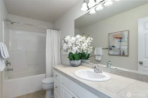 Bath - 18208 2nd Pl W #B, Bothell, WA 98012 photo 4 of 4