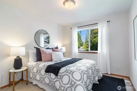 Bedroom - 18208 2nd Pl W #B, Bothell, WA 98012 photo 5 of 6