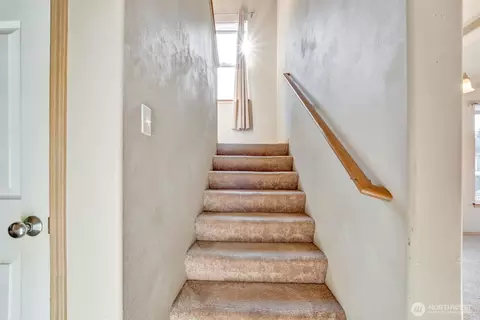 Entry Way - 2426 Stafford Way, Bothell, WA 98012 photo 2 of 3