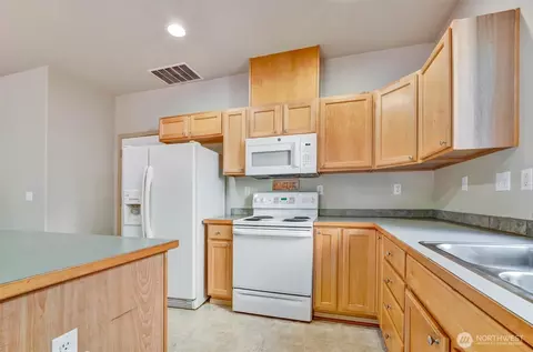Kitchen - 2426 Stafford Way, Bothell, WA 98012 photo 4 of 5