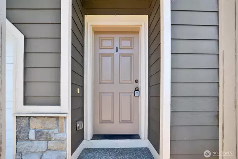 Entry Way - 2426 Stafford Way, Bothell, WA 98012 photo 1 of 3
