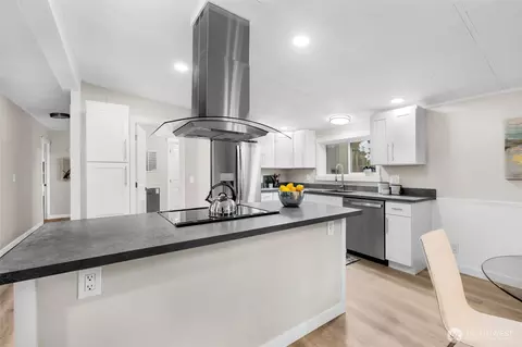 931 236th Pl SW, Bothell, WA 98021