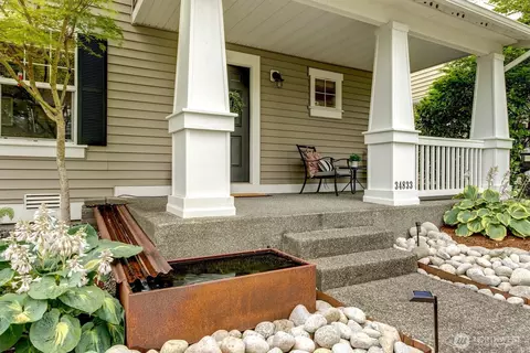 34833 SE Ridge St, Snoqualmie, WA 98065