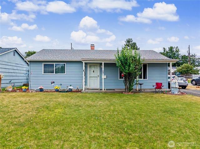 709 S Hawthorne Dr, Moses Lake, WA 98837