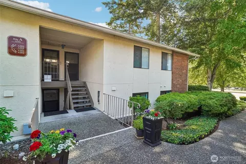 23301 Lakeview Dr #A101, Mountlake Terrace, WA 98043