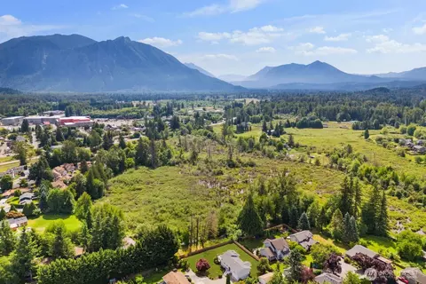 38505 SE 86th Pl, Snoqualmie, WA 98065