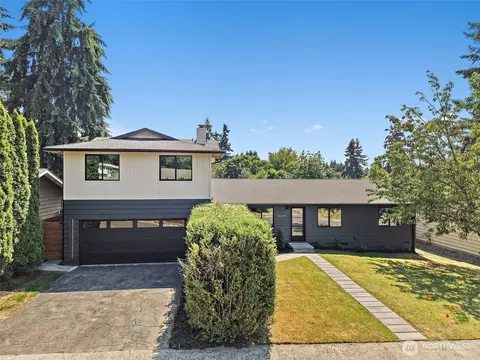 8209 NE 144th St, Kirkland, WA 98034