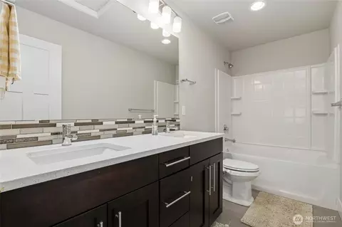 Bath - 1227 199th St SE, Bothell, WA 98012 photo 3 of 3