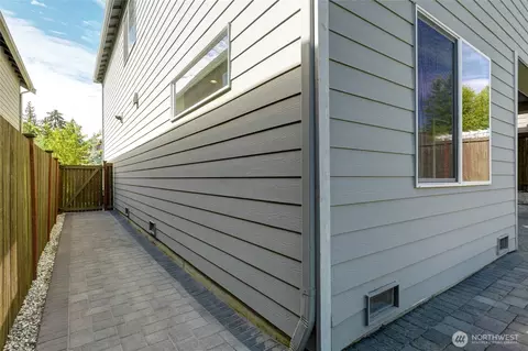 Exterior - 1227 199th St SE, Bothell, WA 98012 photo 6 of 7