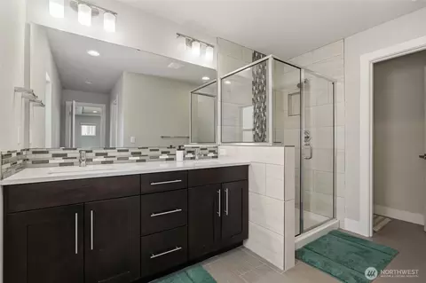 Bath - 1227 199th St SE, Bothell, WA 98012 photo 2 of 3