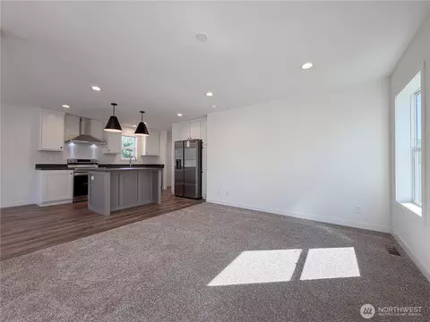 Living - 4565 Windemere St, Longview, WA 98632 photo 1 of 1