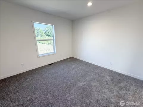 Bedroom - 4565 Windemere St, Longview, WA 98632 photo 3 of 3
