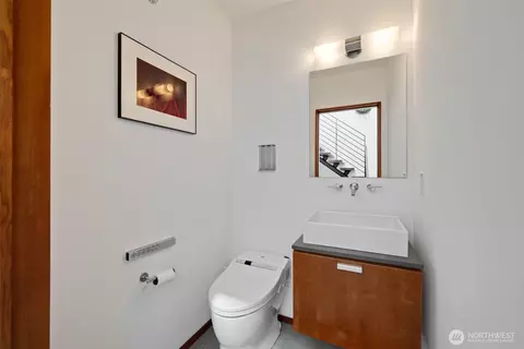 Bath - 209 12th Ave E, Seattle, WA 98102 photo 1 of 6