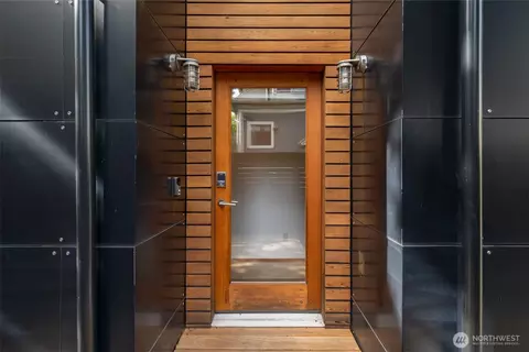 Entry Way - 209 12th Ave E, Seattle, WA 98102 photo 1 of 2