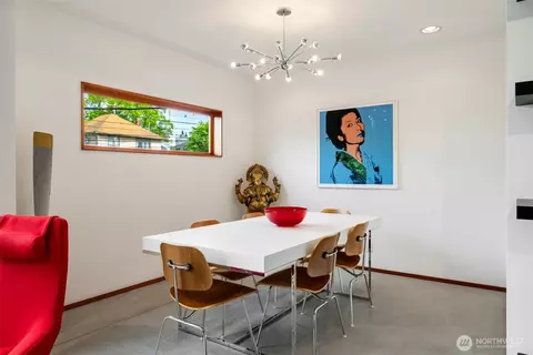 Dining - 209 12th Ave E, Seattle, WA 98102 photo 2 of 4