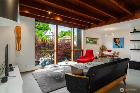 Living - 209 12th Ave E, Seattle, WA 98102 photo 5 of 5
