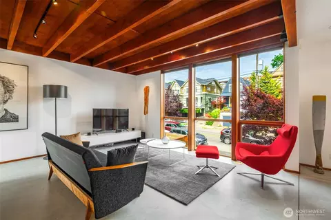 Living - 209 12th Ave E, Seattle, WA 98102 photo 3 of 5