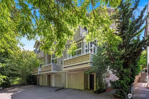 3302 W Government Way UNIT A, Seattle, WA 98199