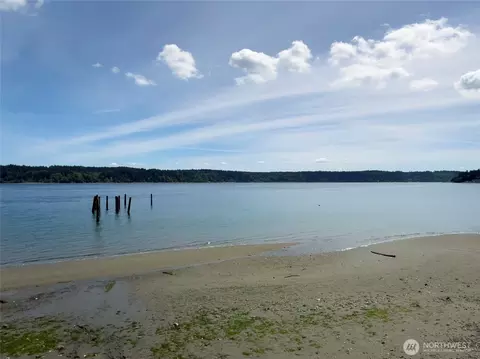 1230 Maplewood Beach Dr NW, Gig Harbor, WA 98332