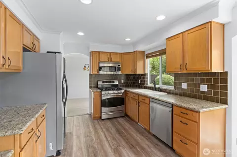 Kitchen - 14124 42nd Ave SE, Mill Creek, WA 98012 photo 2 of 2