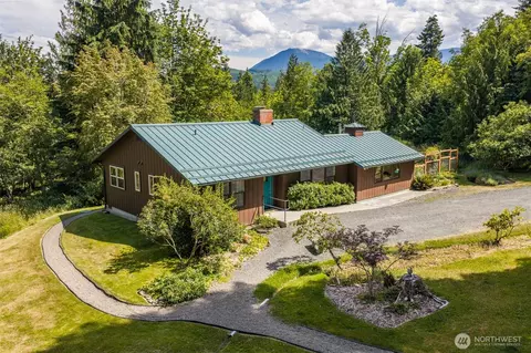 477 Glass Rd, Port Angeles, WA 98362