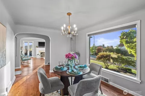 Dining - 422 Crown Dr, Everett, WA 98203 photo 1 of 3