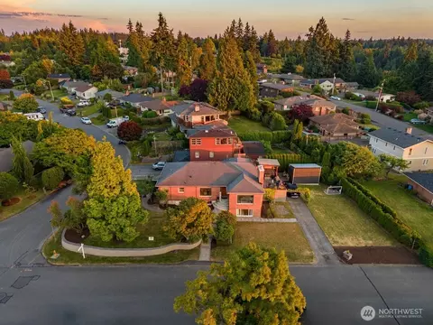View/Area - 422 Crown Dr, Everett, WA 98203 photo 2 of 2