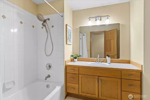 Bath - 14411 12th Dr SE, Mill Creek, WA 98012 photo 4 of 4