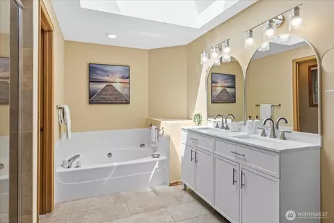 Bath - 14411 12th Dr SE, Mill Creek, WA 98012 photo 3 of 4
