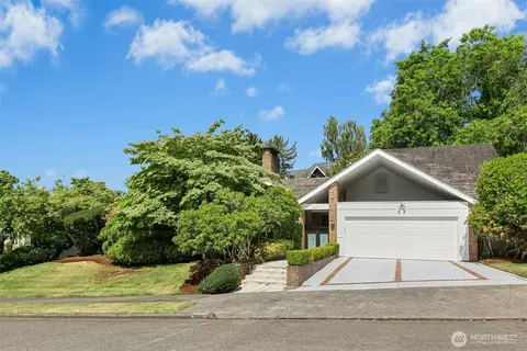 6016 NE Keswick Dr, Seattle, WA 98105