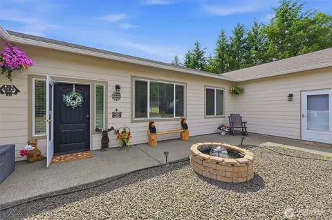 Exterior - 300 E Mclane Cove Dr, Grapeview, WA 98546 photo 3 of 10
