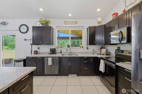 Kitchen - 300 E Mclane Cove Dr, Grapeview, WA 98546 photo 1 of 4