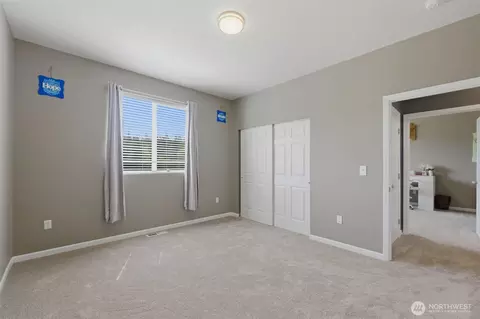 Bedroom - 300 E Mclane Cove Dr, Grapeview, WA 98546 photo 3 of 6