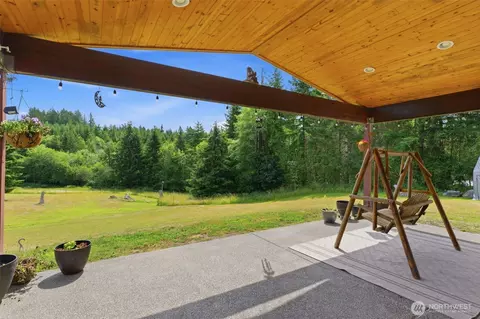 Exterior - 300 E Mclane Cove Dr, Grapeview, WA 98546 photo 4 of 10