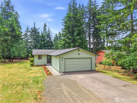 10398 Frontier Pl NW, Silverdale, WA 98383
