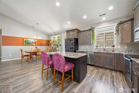 Kitchen - 491 Spring View Pl, Chelan, WA 98816 photo 1 of 2