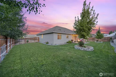 Exterior - 491 Spring View Pl, Chelan, WA 98816 photo 8 of 11