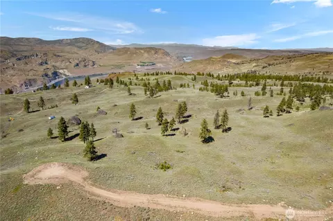 0 Columbia River Bluffs Rd, Chelan Falls, WA 98858
