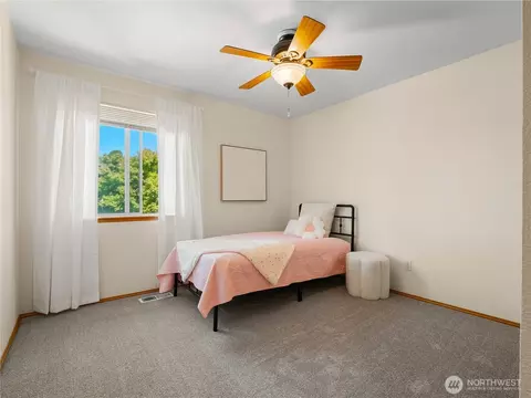 Bedroom - 3138 Hunter Ct, Enumclaw, WA 98022 photo 3 of 3